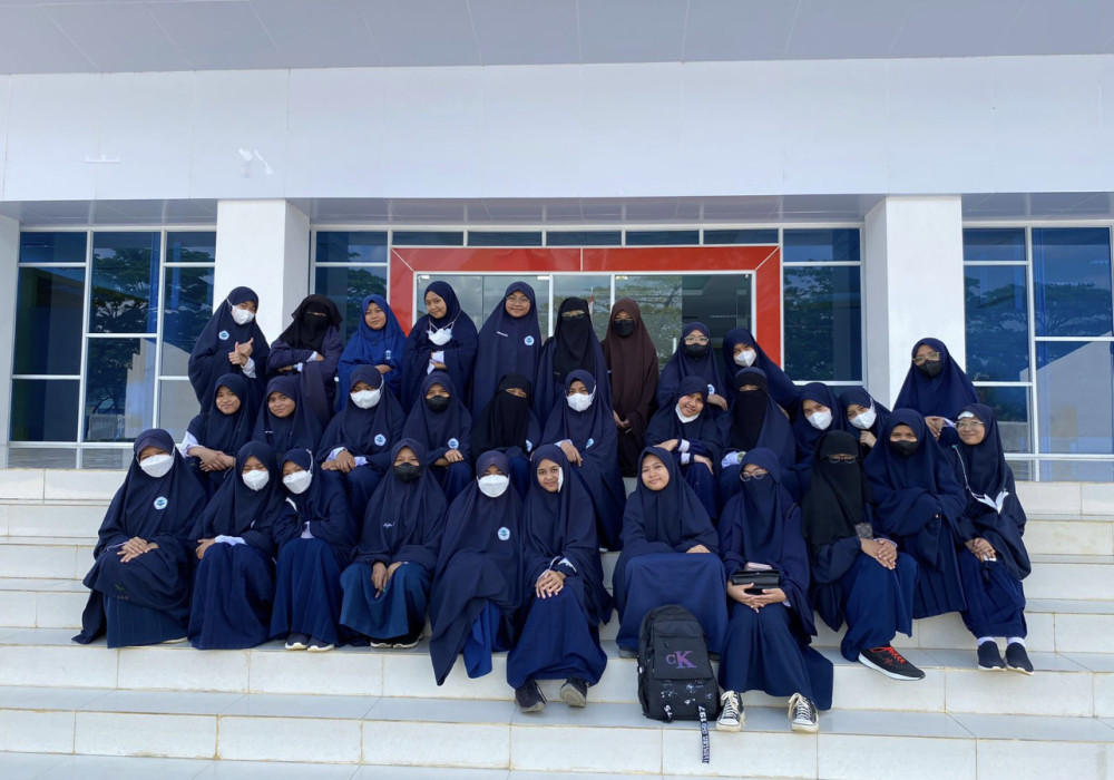 MTS Al-Wahdah Kendari Kunjungi Perpustakaan Propinsi Sultra